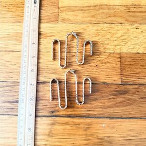 ✨ H&M Gold Sculptural Drop Earrings ✨